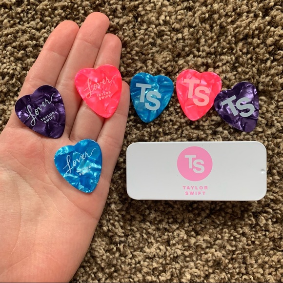 NEW Taylor Swift Lover Guitar Picks - Picture 3 of 12